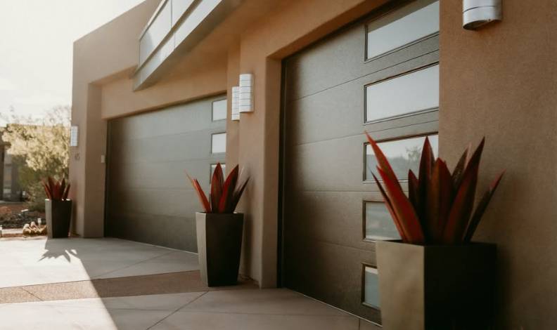Style Meets Function: Picking the Ideal Garage Door for Your Home 1 Vegas Doors